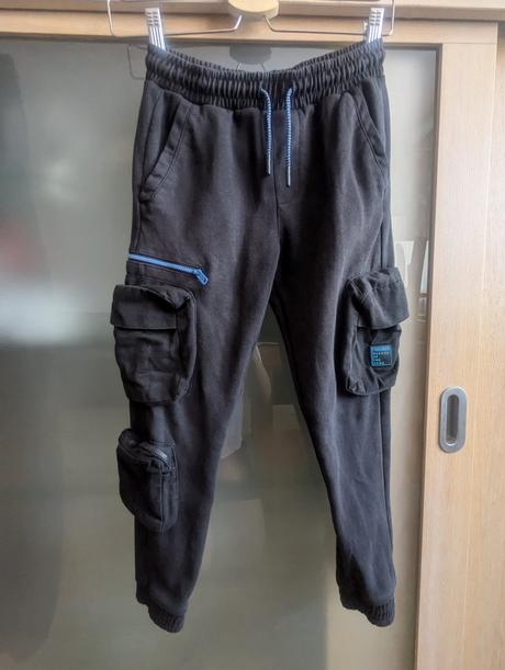 Nohavice s kapsami, reserved,140