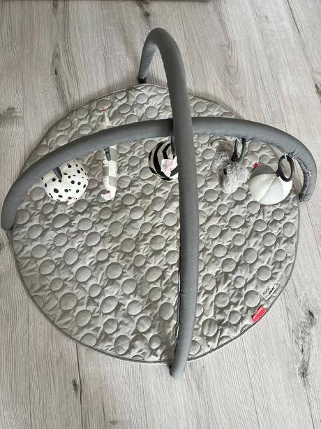 Hracia deka s hrazdičkou, 