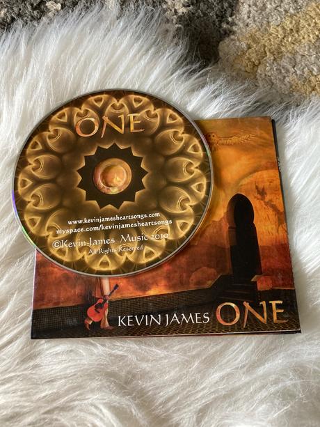 Cd kevin james one, 