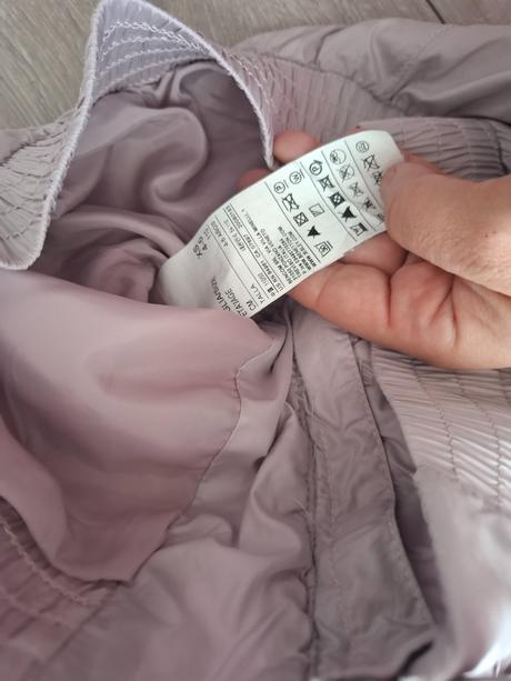 Nádherná bundička s volanikmi, 116