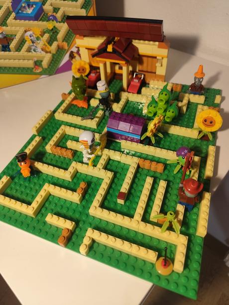 Plants vs zombies lego., 