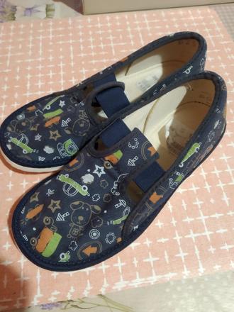 Chlapčenské papučky, 28