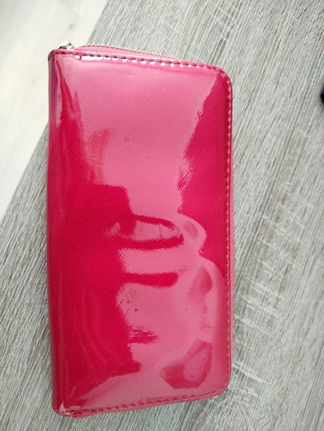 Lakovaná peňaženka 19x 10 cm,