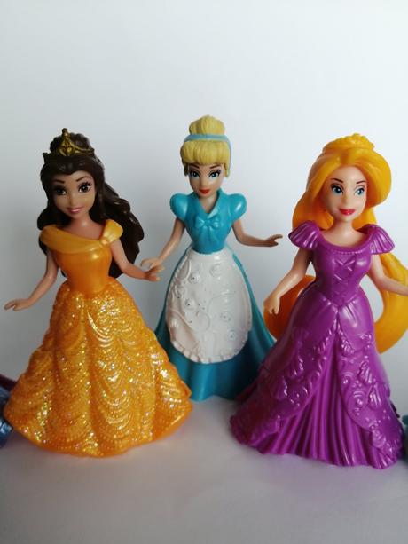 Princezné popoluška, rapunzel, kráska bella,