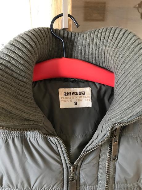 Dámska khaki vesta s kapucňou, s