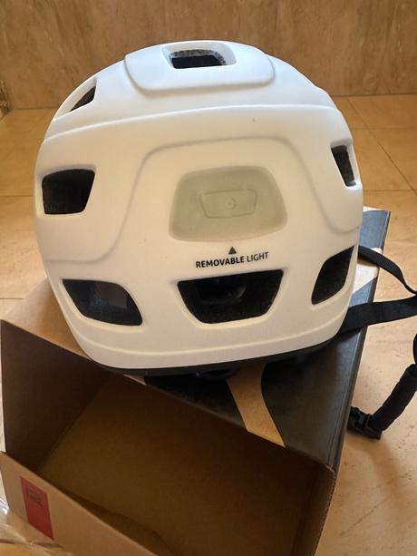 Ciklisticka prilba l-xl, l / xl