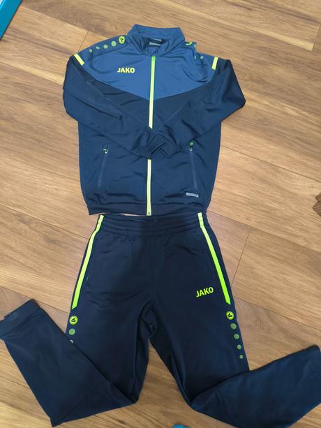 Jako súprava v 140, 140