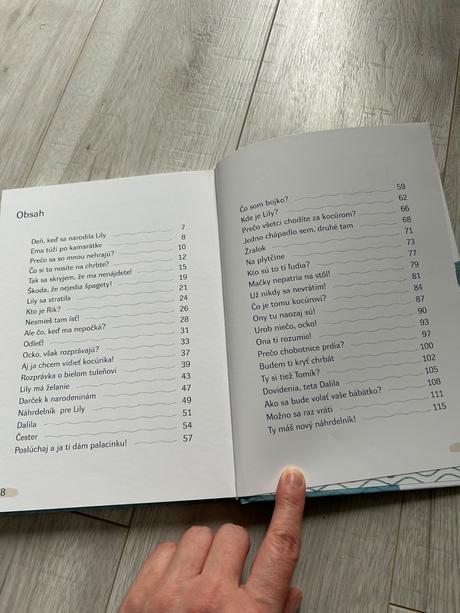 Detska kniha- ema a ruzova velryba,