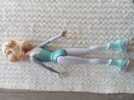 Barbie mattel elsa na korčuliach, 