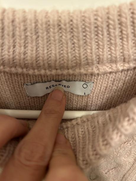 Pulover, reserved,l