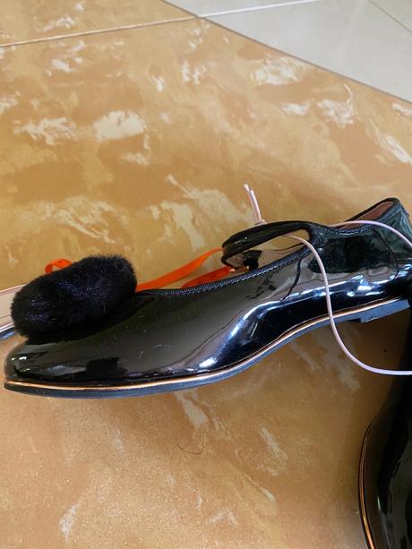 Lakovky s bambuľkami, ted baker,36