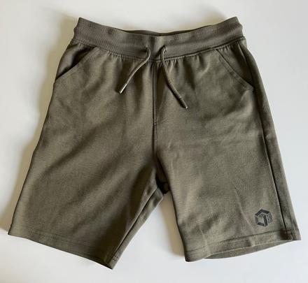 Šortky, f&f,152