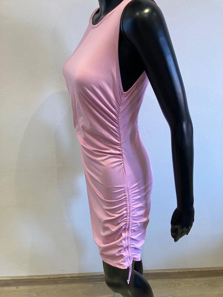 Dámske šaty nariasené ružové, s