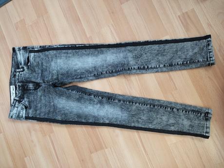 Dievčenské rifle, takko,152