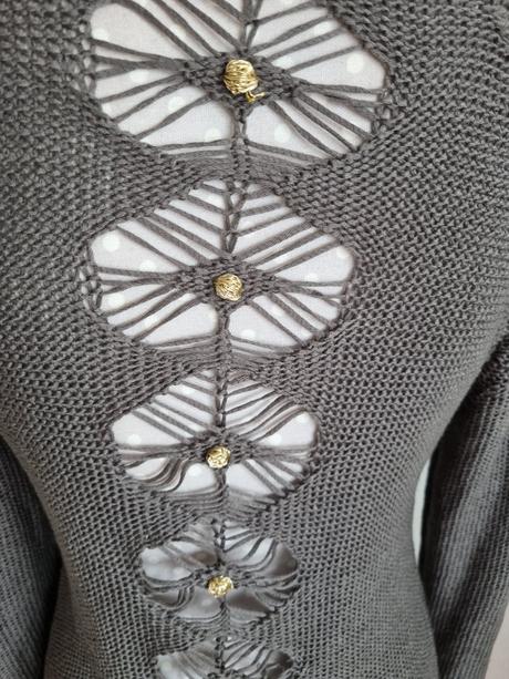 Sivo zlatý svetrík chantall veľ. 38, chantall,38