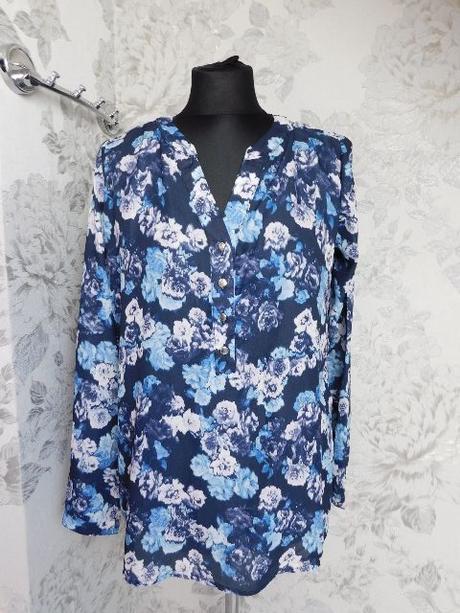 Velmi pekna bluzka, 36