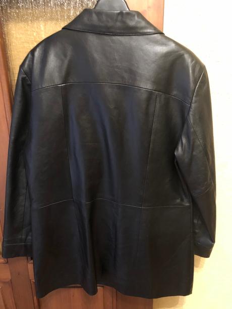Kožená bunda, 38