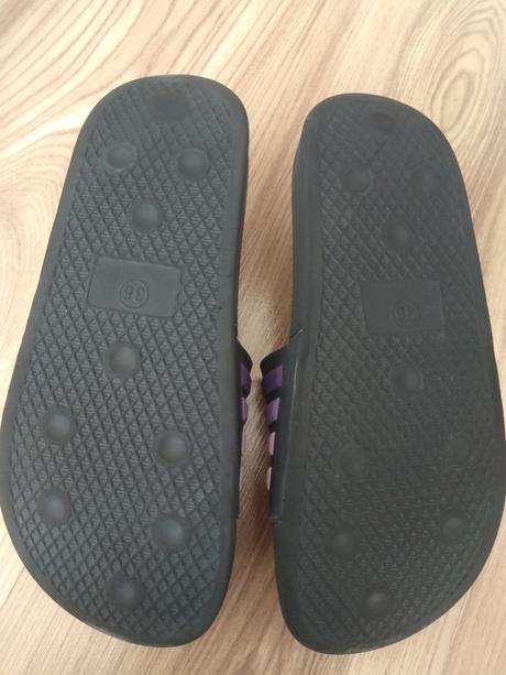 Dievčenské šľapky, 36