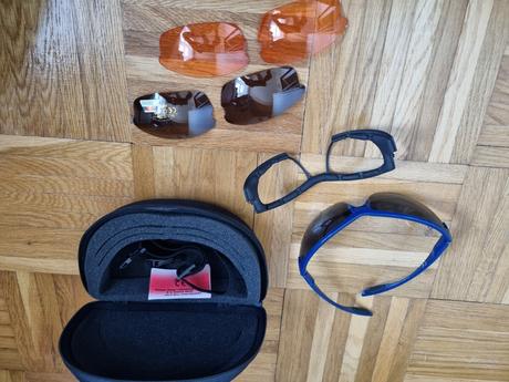 Športové okuliare s vymenitelnymi sklami, 