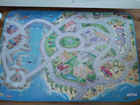 Tenký koberec na hranie, 