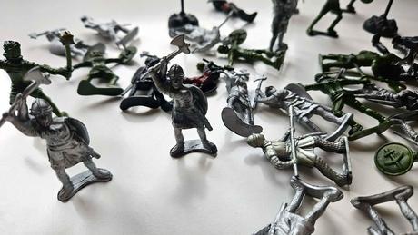 Vojaci figúrky na hranie, 32 ks, 