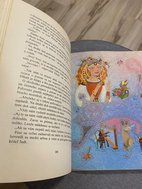 Krásna retro rozprávková kniha spiaca krásavica,