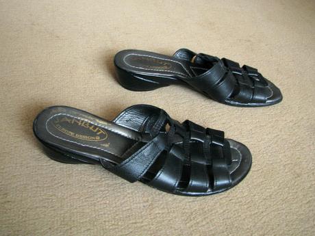 Kožené čierne šľapky, 40