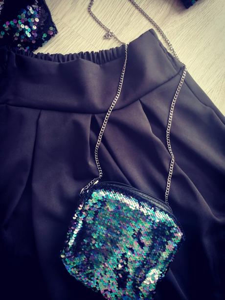 Flitrovaná kabelka, 