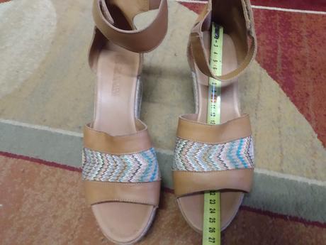 Predám dámske sandále napapijri., 40