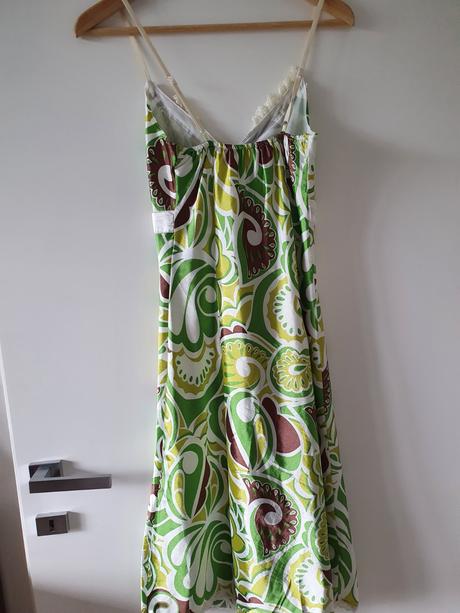 Saty fervente z butiku, s