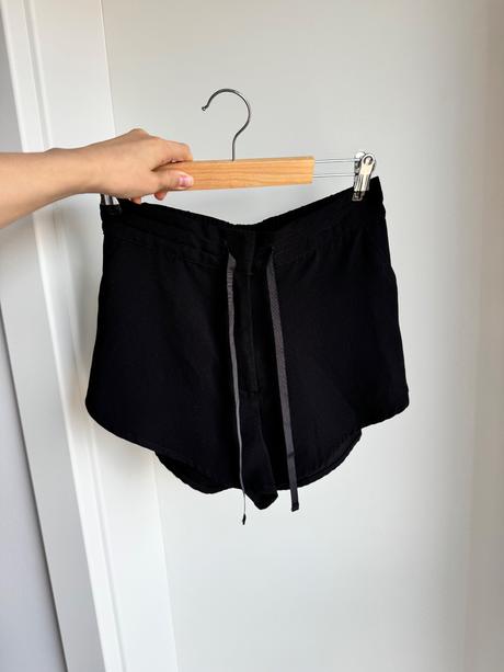 H&m letné kraťasy čierne, h&m,s
