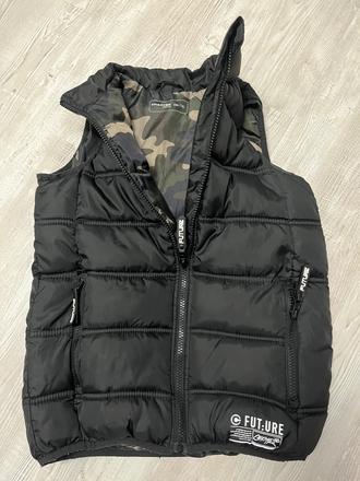 Chlapčenská vesta 134/140, chapter young,134