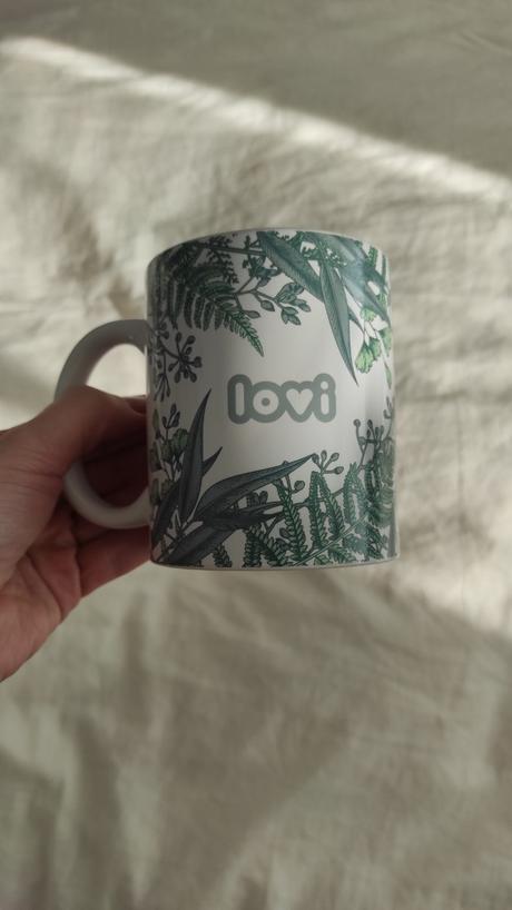 Hrncek s rastlinnym motivom,