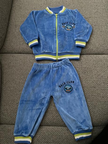 Velúrová súprava, 80