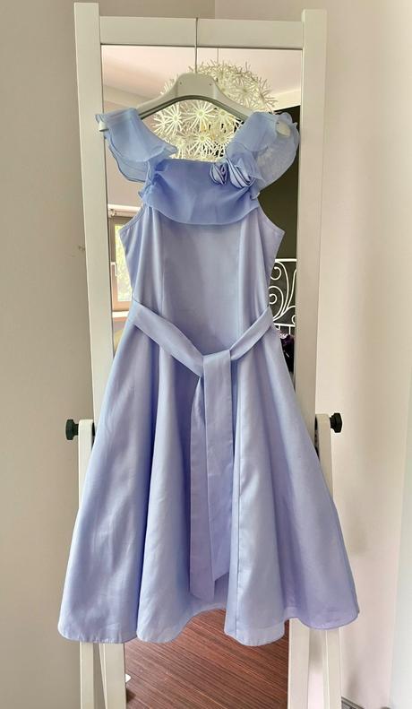 Slavnostne saty, 140