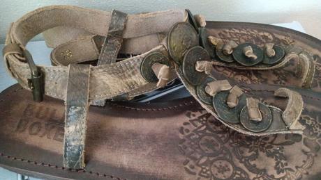 Krásne letné kožené sandále  zn. bullboxer, 38