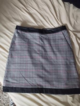 Sukňa s vreckami, 38