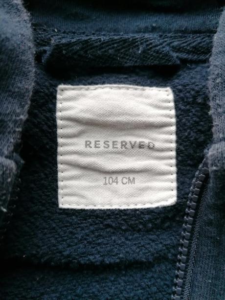 Tmavomodrá mikinka, reserved,104