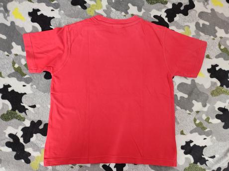Červené tričko, 140