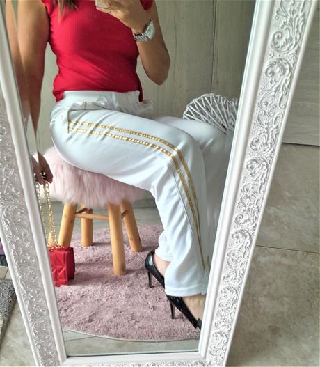 Tepláky so zlatými pásmi-l, l