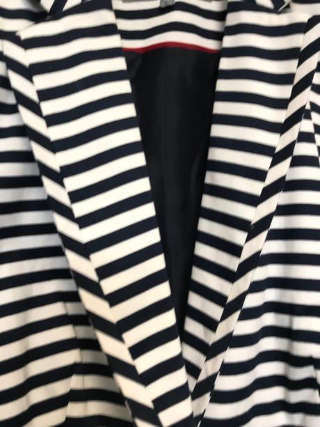 Krásne kvalitné značkové sako, m