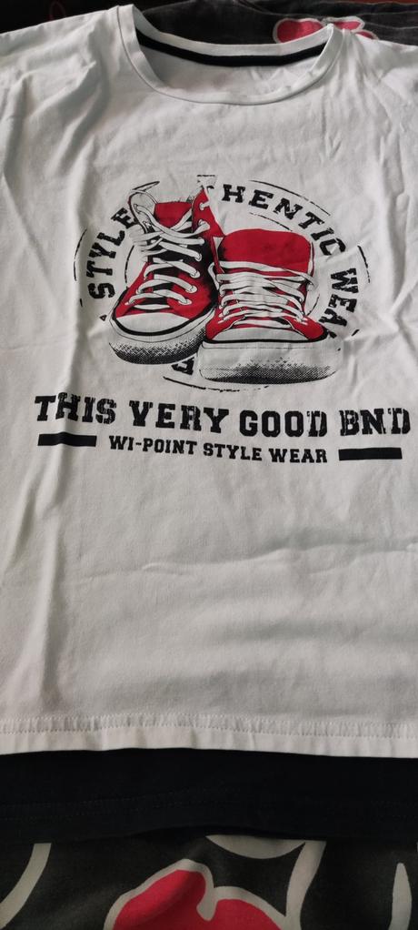 Tričko s teniskami, 158