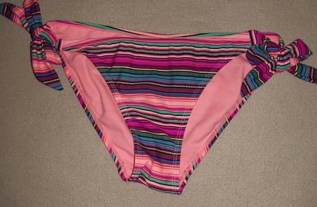 Spod plavky značkové, 38