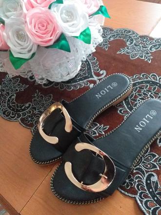 Cierne slapky s prackou, 39