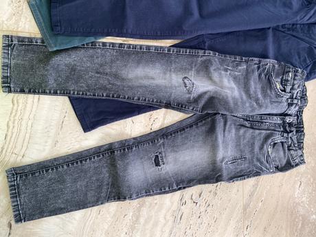 Chlapcenske rifle a nohavice, 146