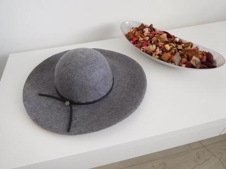 Reserved klobúk šedý dámsky,, reserved