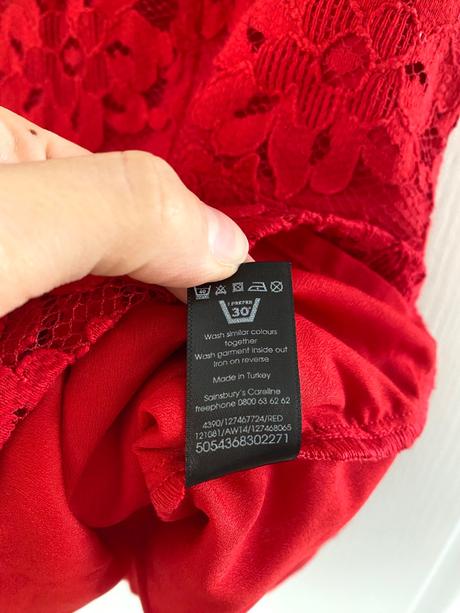 Čipkovaná červená blúzka s volánom gok, s