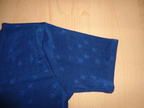 Tmavomodre tricko, s