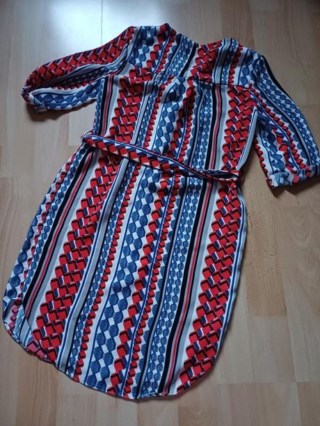 Štýlové farebné šaty, river island,128