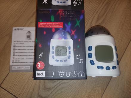 Budík s projekciou hviezd, 